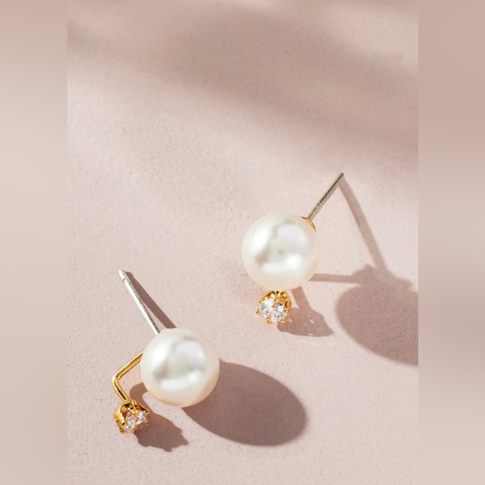 Anthropologie 14 k gold pearl stud earring